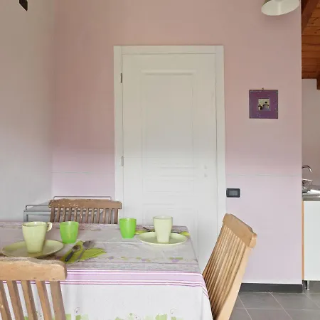 בית נופש House In The Middle Of Meadows And Forests, Ideal For Walking And Cycling. Mioglia